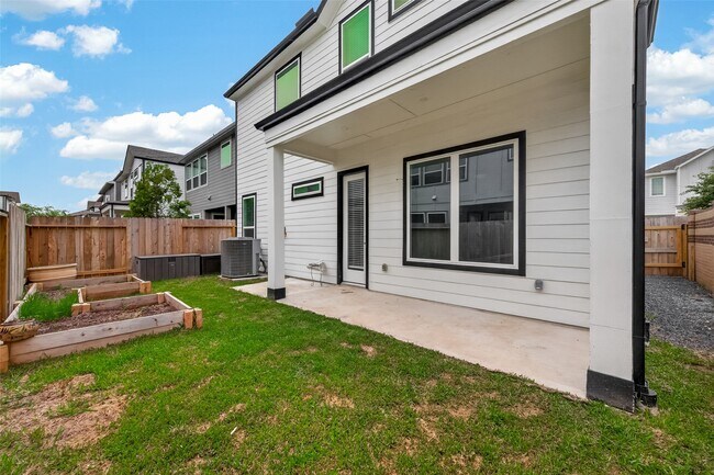 Building Photo - 10022 Cloud Mist Dr