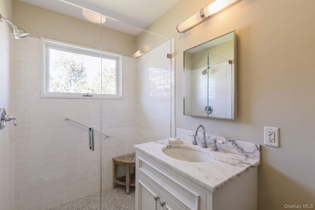 Building Photo - 29 Alden Ln