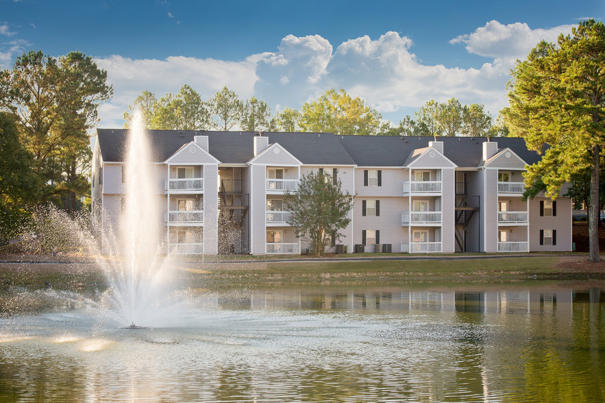 Beautiful Fountain - Brook Highland Place