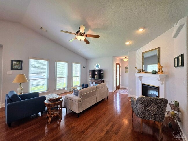 Building Photo - 949 Osprey Ct
