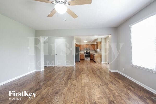Building Photo - 10705 Creekside Woods Dr