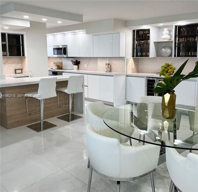 Building Photo - 5701 Collins Ave