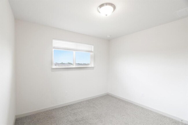 Building Photo - 8101 Linnie Ln