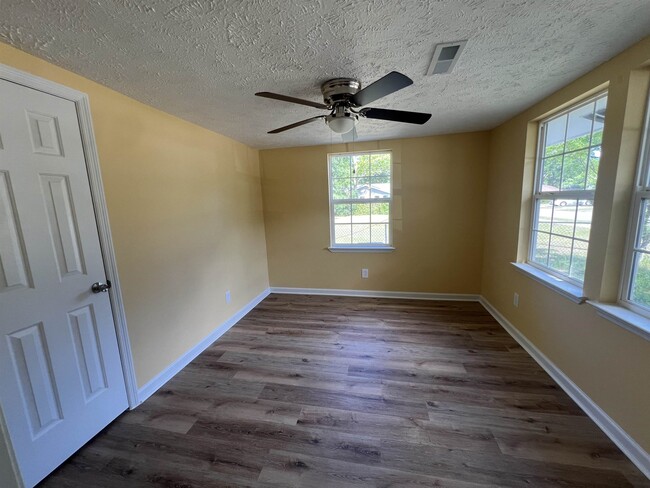 Building Photo - 1714 Ward Cir