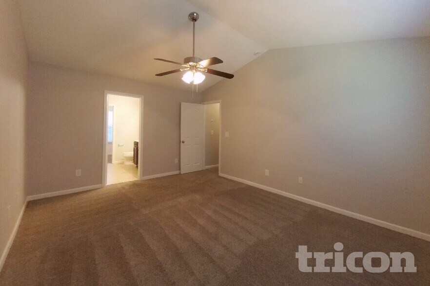 Building Photo - 4312 Houldsworth Dr