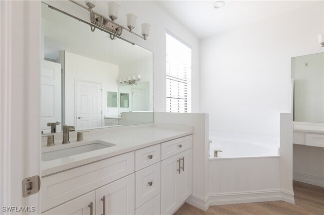 Building Photo - 15618 Summit Pl Cir