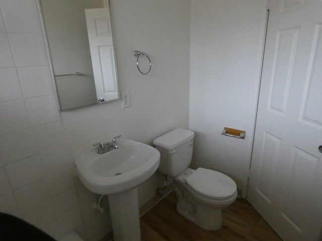 Building Photo - $150 Gift Card to be approved for Move in before 12/20