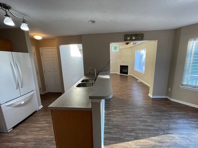 Building Photo - Forest Hills Condo 2 Bedroom  Clements Mill