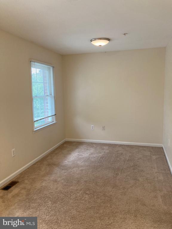 Building Photo - 1321 Lindsay Ln