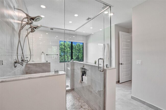 Building Photo - 10795 Oceano Wy