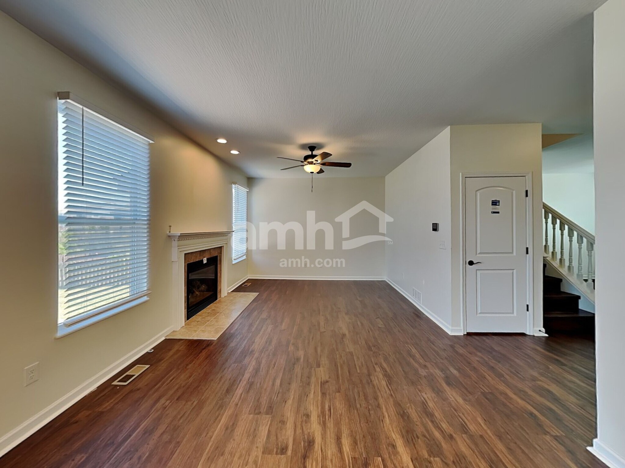 Building Photo - 206 Honey Locust Ln