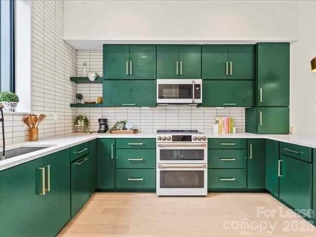 Building Photo - 815 E 36th St