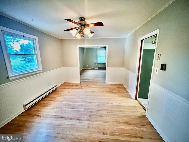 Building Photo - 6405 White Oak Ct