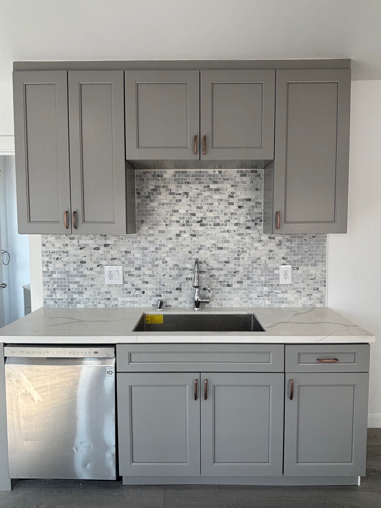 Building Photo - 1956 1/2 Park Grove Ave