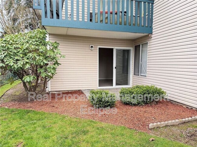 Building Photo - 17431 Ambaum Blvd S