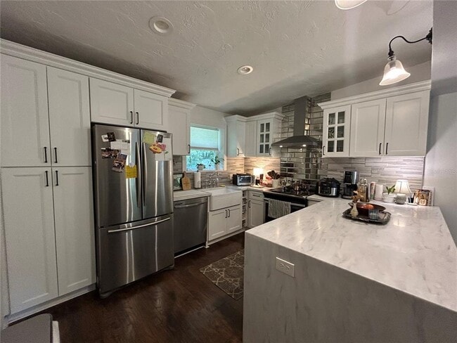 Building Photo - 816 NE 9th Ave