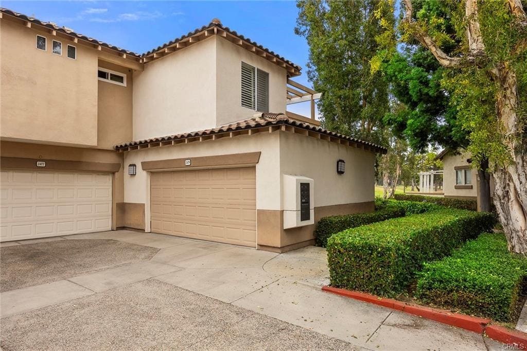 Garage - 2479 Sunningdale Dr