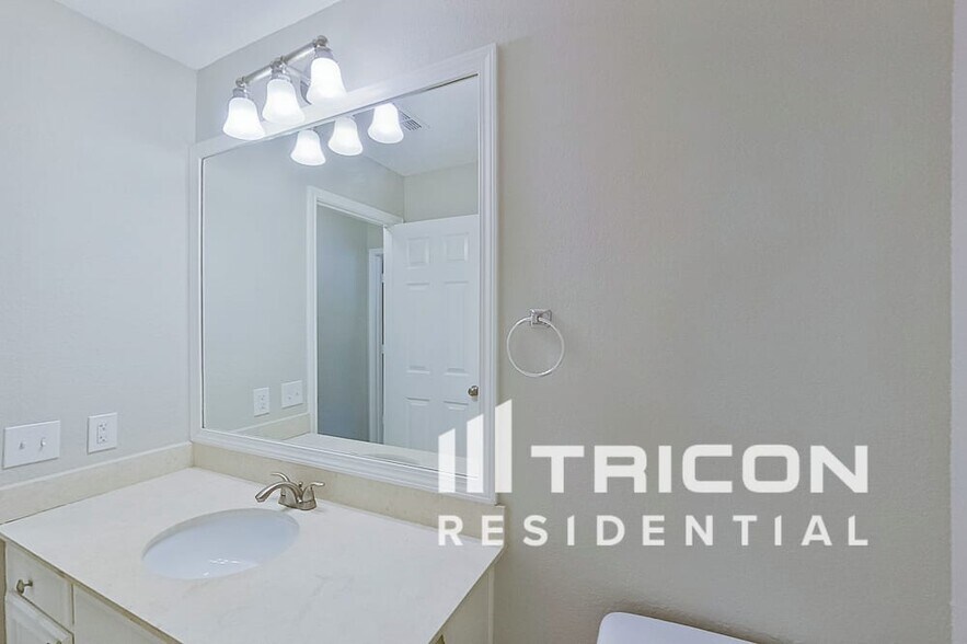 Building Photo - 4733 Grant Park Ave