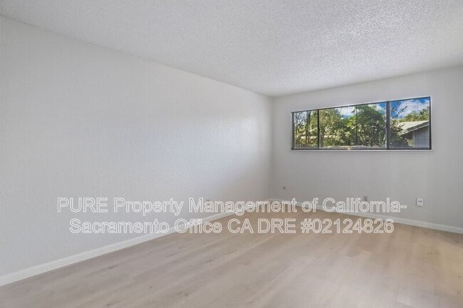 Building Photo - 7423 Willowcreek Dr