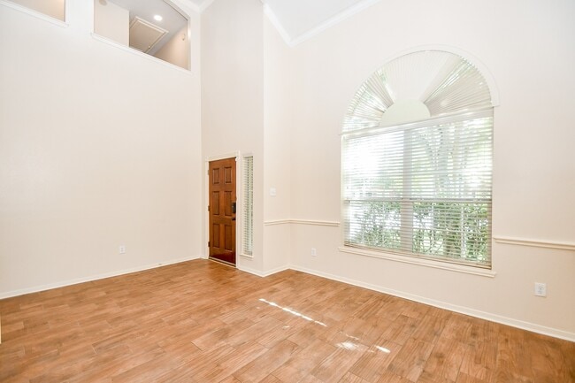 Building Photo - 1310 Lake Edinburg Ct