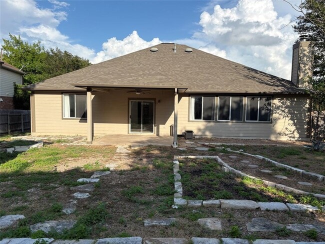 Building Photo - 1112 Vanderbilt Cir