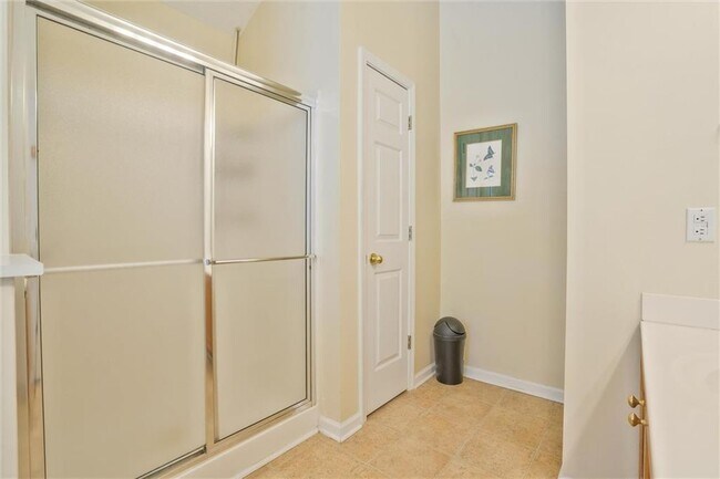 Building Photo - 375 Shadetree Ln