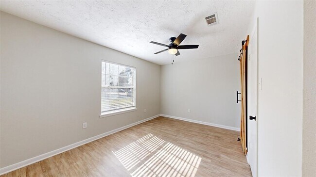 Building Photo - 1443 Hawk Tree Dr