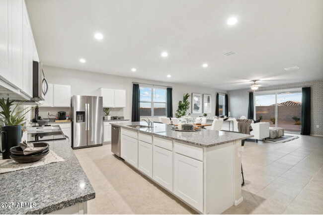 Building Photo - 1587 E Fletcher Dr