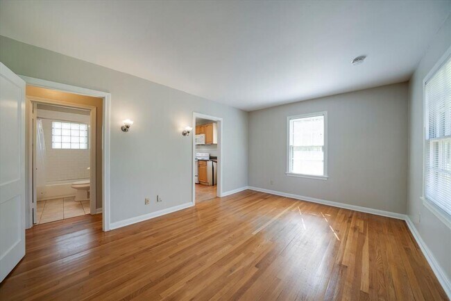 Building Photo - 1732 Watterson Rd