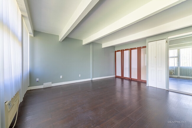 Building Photo - 4800 S Drexel Blvd