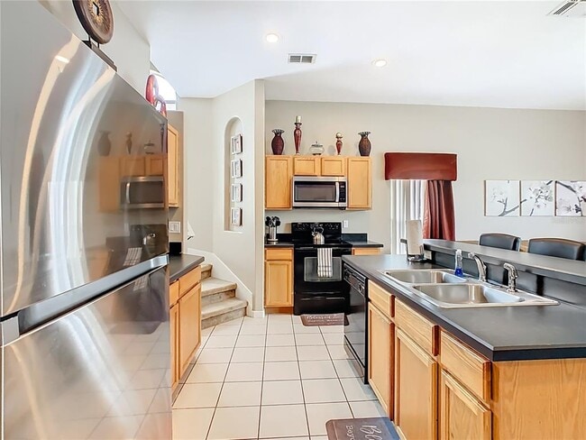 Building Photo - 334 Cadiz Loop