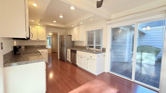 Building Photo - Charming, 2BD/2BA, Single-Story TH in Crow Canyon Country Club in Danville- Available NOW!