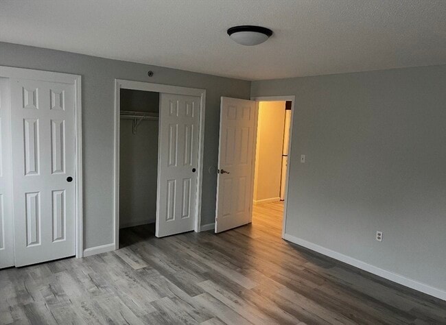 Building Photo - 31 Lantern Ln