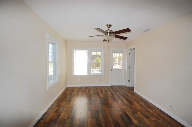 Building Photo - 247 Short St