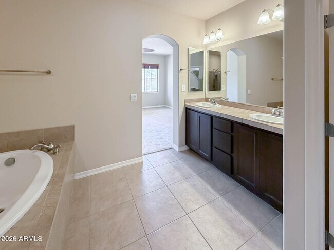 Building Photo - 4700 S Fulton Ranch Blvd