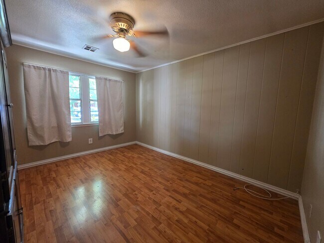 Building Photo - Charming Bungalow in La Loma neighborhood!
