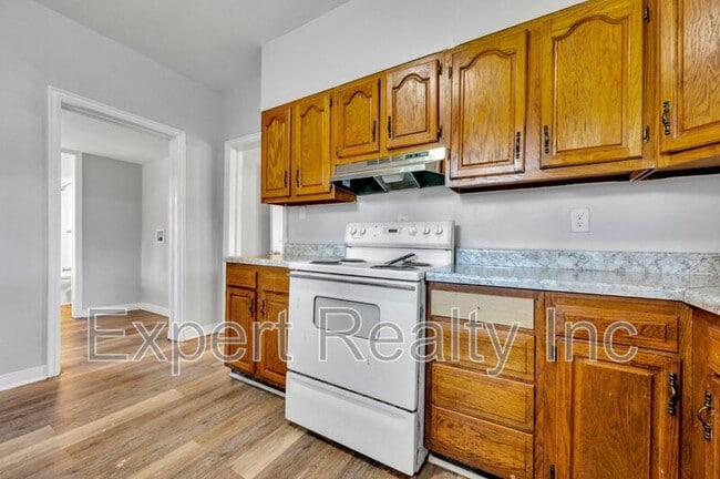 Building Photo - 2513 Ave J