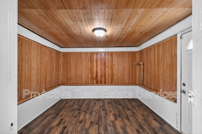 Building Photo - 108 Wright Ave