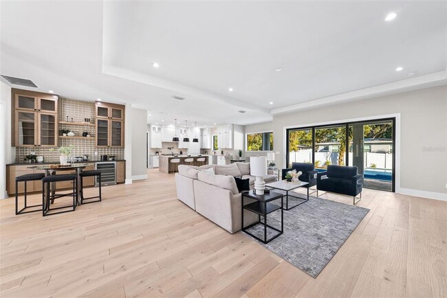 Building Photo - 2106 S Cortez Ave