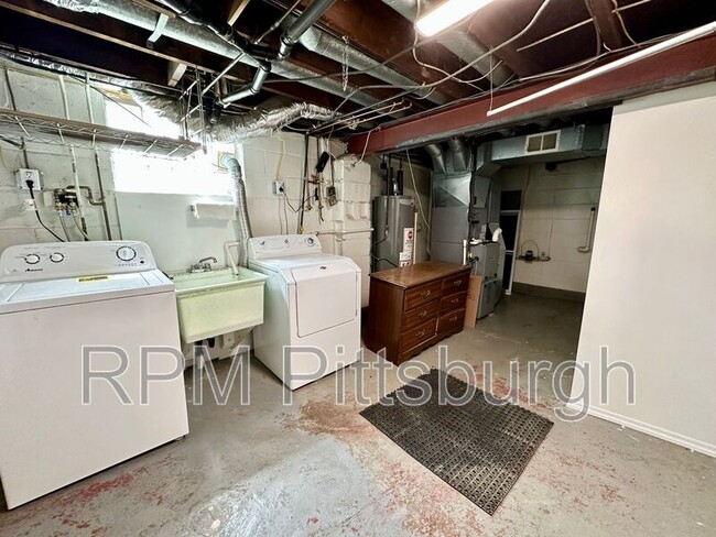 Building Photo - 419 Woodland Rd