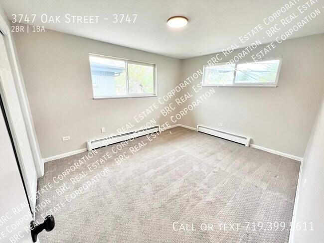 Building Photo - 3747 Oak St