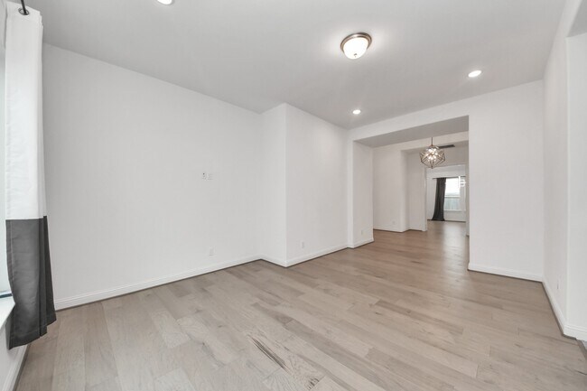 Building Photo - 1719 Delta Oaks Dr