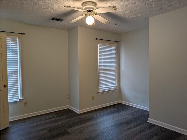 Building Photo - 2770 Shelter Cove NW
