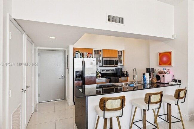 Building Photo - 1750 N Bayshore Dr