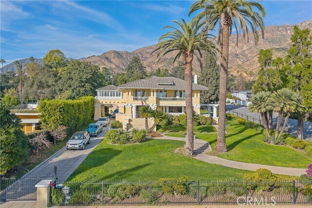 Building Photo - 1325 E Altadena Dr