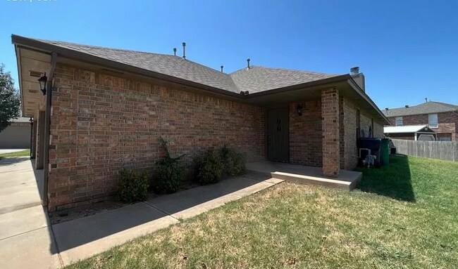 Building Photo - 11442 NW 9th Terrace