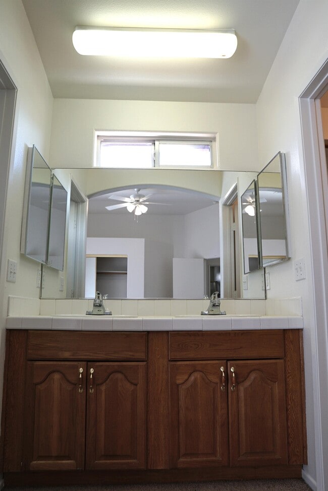 Building Photo - 52905 Avenida Rubio