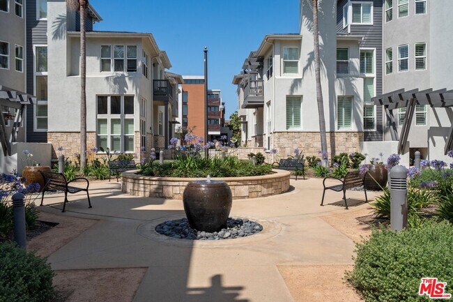 Building Photo - 6010 S Celedon Creek
