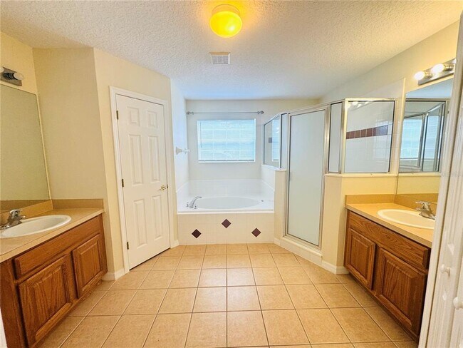 Building Photo - 1218 Winding Willow Ct