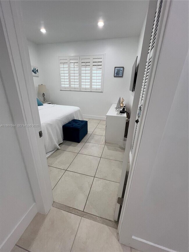 Building Photo - 7760 Aviation Blvd